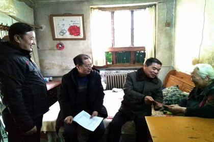 【“四進(jìn)萬家系列活動(dòng)”】集團(tuán)領(lǐng)導(dǎo)走訪慰問組開展“進(jìn)萬家門、訪萬家情、解萬家難、暖萬家心”活動(dòng)