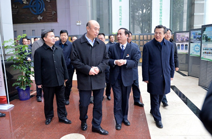 陜西省委副書(shū)記、省長(zhǎng)、省政府黨組書(shū)記劉國(guó)中一行蒞臨陜鼓視察指導(dǎo)工作